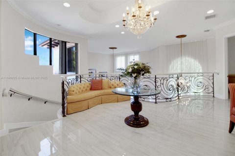 Casa en venta en Cutler Bay, Florida, 5 dormitorios, 428.47 m2 № 1949000 - foto 23