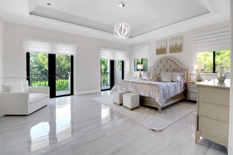 Casa en venta en Cutler Bay, Florida, 5 dormitorios, 428.47 m2 № 1949000 - foto 27