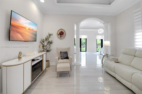 Casa en venta en Cutler Bay, Florida, 5 dormitorios, 428.47 m2 № 1949000 - foto 26