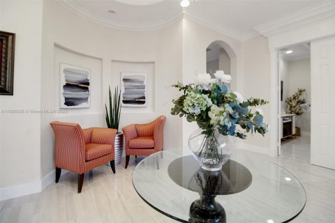 Casa en venta en Cutler Bay, Florida, 5 dormitorios, 428.47 m2 № 1949000 - foto 22