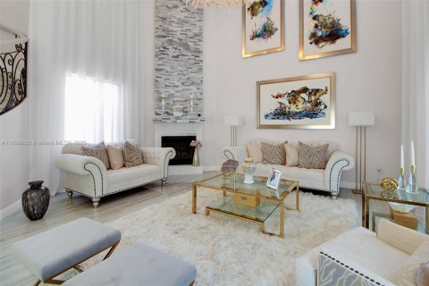 Casa en venta en Cutler Bay, Florida, 5 dormitorios, 428.47 m2 № 1949000 - foto 7