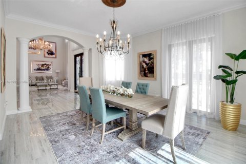 Casa en venta en Cutler Bay, Florida, 5 dormitorios, 428.47 m2 № 1949000 - foto 9