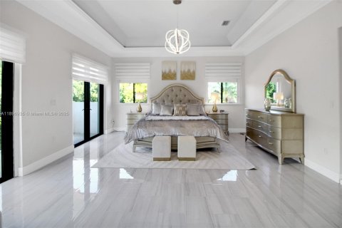 Casa en venta en Cutler Bay, Florida, 5 dormitorios, 428.47 m2 № 1949000 - foto 28