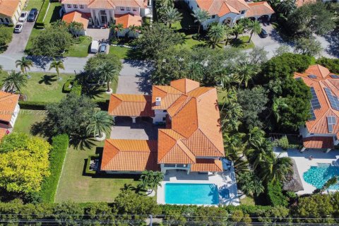Casa en venta en Cutler Bay, Florida, 5 dormitorios, 428.47 m2 № 1949000 - foto 4