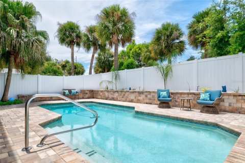 House in Orlando, Florida 2 bedrooms, 107.77 sq.m. № 2216080 - photo 4