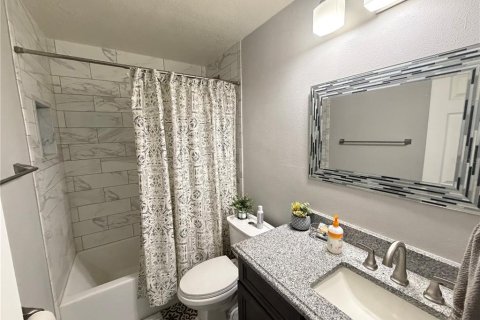 House in Orlando, Florida 2 bedrooms, 107.77 sq.m. № 2216080 - photo 12