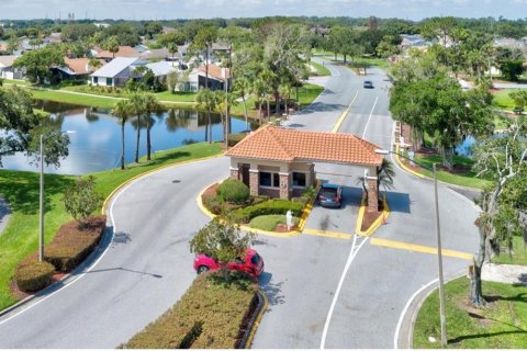 House in Orlando, Florida 2 bedrooms, 107.77 sq.m. № 2216080 - photo 6