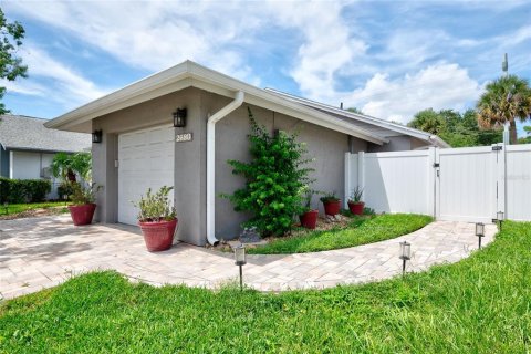 House in Orlando, Florida 2 bedrooms, 107.77 sq.m. № 2216080 - photo 20