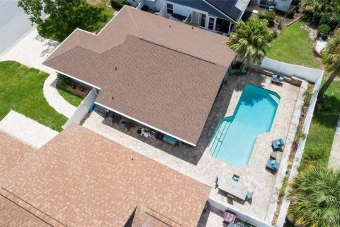 House in Orlando, Florida 2 bedrooms, 107.77 sq.m. № 2216080 - photo 3