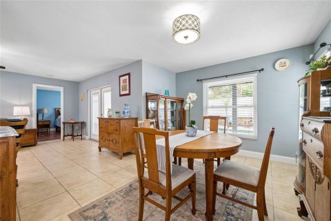 House in Orlando, Florida 2 bedrooms, 107.77 sq.m. № 2216080 - photo 14