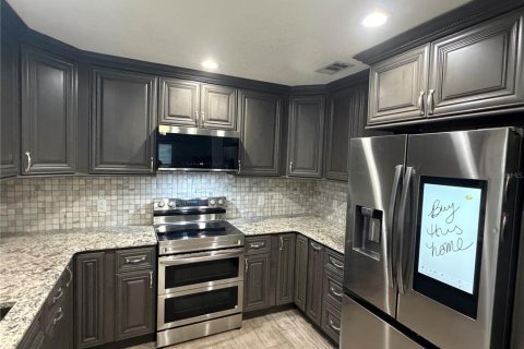 House in Orlando, Florida 2 bedrooms, 107.77 sq.m. № 2216080 - photo 16
