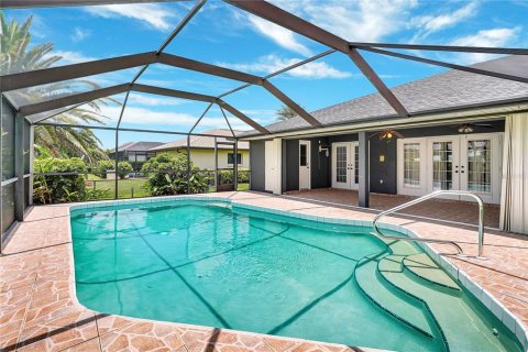House in Punta Gorda, Florida 3 bedrooms, 215.25 sq.m. № 1826979 - photo 1