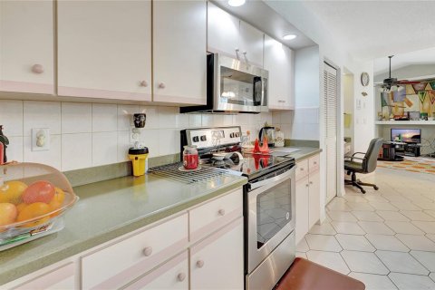 House in Punta Gorda, Florida 3 bedrooms, 215.25 sq.m. № 1826979 - photo 24