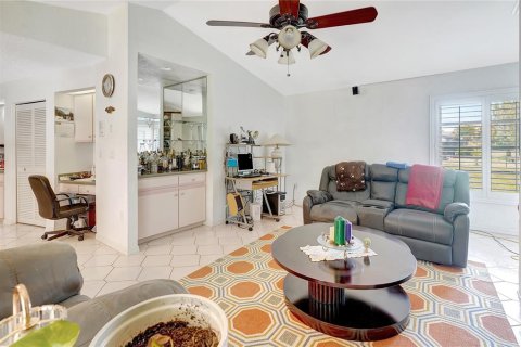 House in Punta Gorda, Florida 3 bedrooms, 215.25 sq.m. № 1826979 - photo 30