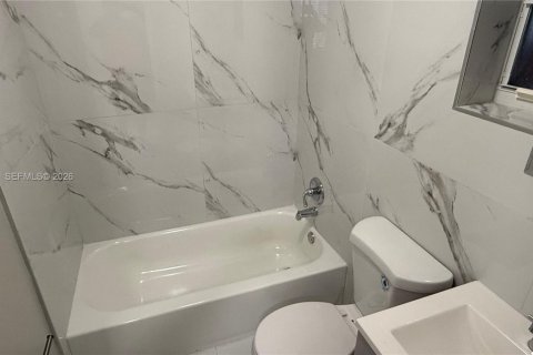 Immobilier commercial à vendre à Pompano Beach, Floride: 298.03 m2 № 2079794 - photo 29
