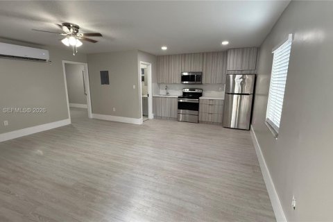 Immobilier commercial à vendre à Pompano Beach, Floride: 298.03 m2 № 2079794 - photo 15