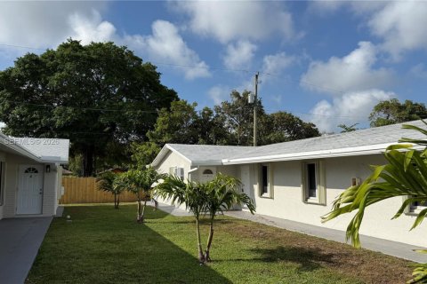 Immobilier commercial à Pompano Beach, Floride 298.03 m2 № 2079794