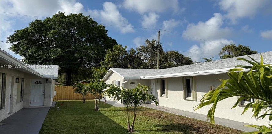 Immobilier commercial à Pompano Beach, Floride 298.03 m2 № 2079794
