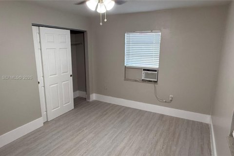 Immobilier commercial à vendre à Pompano Beach, Floride: 298.03 m2 № 2079794 - photo 23