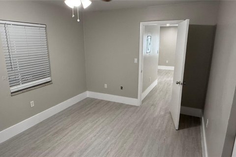 Immobilier commercial à vendre à Pompano Beach, Floride: 298.03 m2 № 2079794 - photo 25