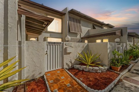 Купить таунхаус в Майами, Флорида 3 спальни, 126.81м2, № 1952264 - фото 3