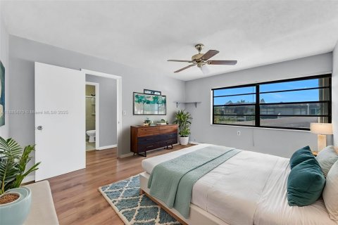 Купить таунхаус в Майами, Флорида 3 спальни, 126.81м2, № 1952264 - фото 21