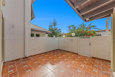 Купить таунхаус в Майами, Флорида 3 спальни, 126.81м2, № 1952264 - фото 4