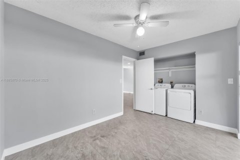 Купить таунхаус в Майами, Флорида 3 спальни, 126.81м2, № 1952264 - фото 19