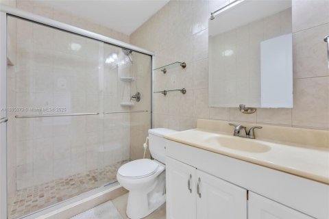 Купить таунхаус в Майами, Флорида 3 спальни, 126.81м2, № 1952264 - фото 24