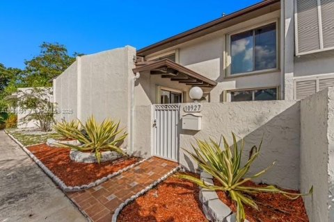 Купить таунхаус в Майами, Флорида 3 спальни, 126.81м2, № 1952264 - фото 2