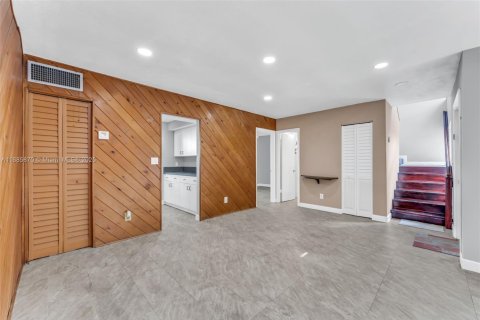 Купить таунхаус в Майами, Флорида 3 спальни, 126.81м2, № 1952264 - фото 11