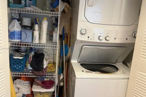 Copropriété à vendre à Pembroke Pines, Floride: 2 chambres, 142.42 m2 № 1968971 - photo 14