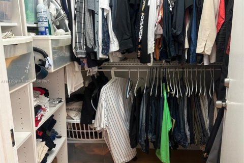 Copropriété à vendre à Pembroke Pines, Floride: 2 chambres, 142.42 m2 № 1968971 - photo 11