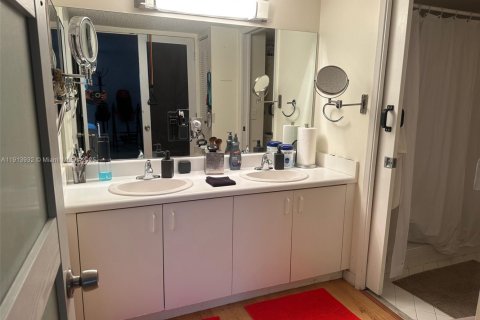 Copropriété à vendre à Pembroke Pines, Floride: 2 chambres, 142.42 m2 № 1968971 - photo 9