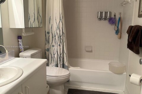 Copropriété à vendre à Pembroke Pines, Floride: 2 chambres, 142.42 m2 № 1968971 - photo 13