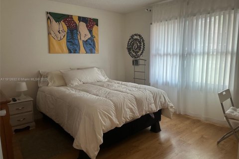 Copropriété à vendre à Pembroke Pines, Floride: 2 chambres, 142.42 m2 № 1968971 - photo 12