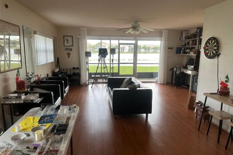 Copropriété à vendre à Pembroke Pines, Floride: 2 chambres, 142.42 m2 № 1968971 - photo 4