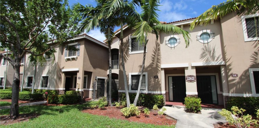 Condo in Cutler Bay, Florida, 3 bedrooms  № 1999752