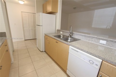 Condo in Cutler Bay, Florida, 3 bedrooms  № 1999752 - photo 6