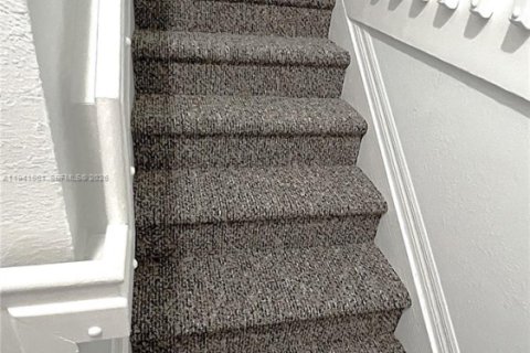 Condo in Cutler Bay, Florida, 3 bedrooms  № 1999752 - photo 12