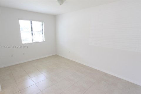 Condo in Cutler Bay, Florida, 3 bedrooms  № 1999752 - photo 3