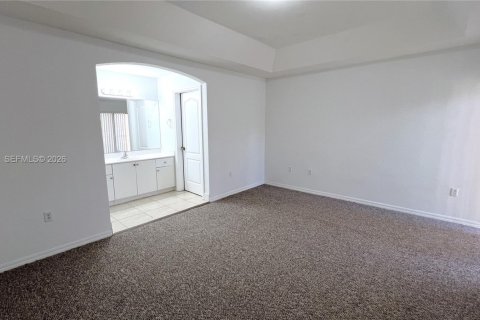 Condo in Cutler Bay, Florida, 3 bedrooms  № 1999752 - photo 14