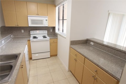 Condo in Cutler Bay, Florida, 3 bedrooms  № 1999752 - photo 7