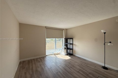 Condo in Boca Raton, Florida, 2 bedrooms  № 2024115 - photo 19