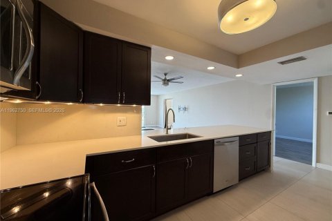 Condo in Boca Raton, Florida, 2 bedrooms  № 2024115 - photo 6