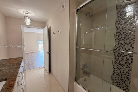 Condo in Boca Raton, Florida, 2 bedrooms  № 2024115 - photo 25