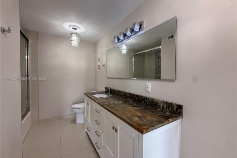 Condo in Boca Raton, Florida, 2 bedrooms  № 2024115 - photo 23