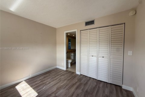 Condo in Boca Raton, Florida, 2 bedrooms  № 2024115 - photo 17