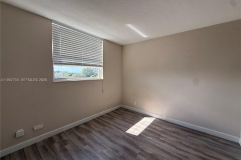 Condo in Boca Raton, Florida, 2 bedrooms  № 2024115 - photo 16