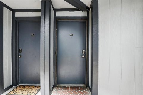 Снять в аренду кондоминиум в Орландо, Флорида 2 спальни, 76.18м2, № 1771659 - фото 2